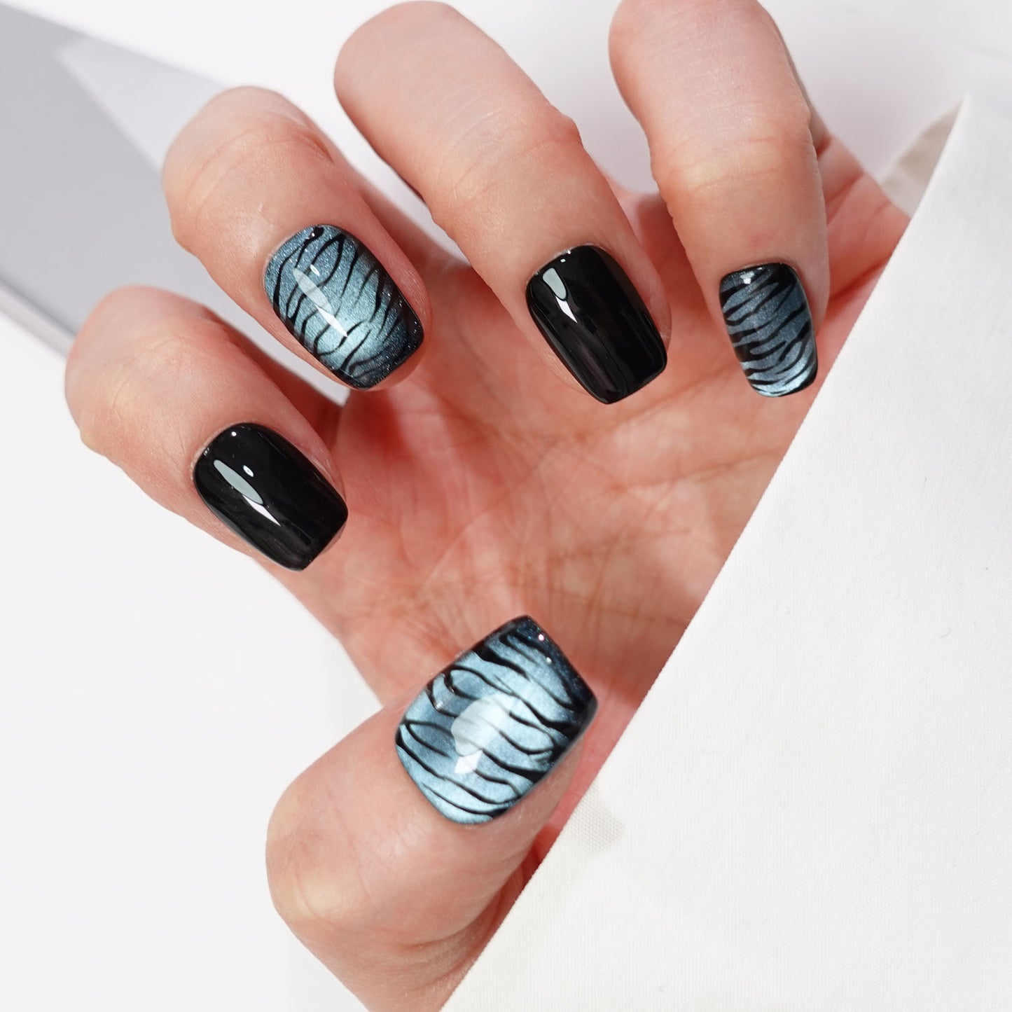 A66 Super Short Stripe Cat Eye Press on Nails for Women