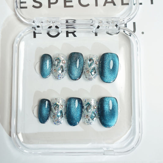 C17 Blue Cat Eye Short Oval Shape Handmade Press on Nails