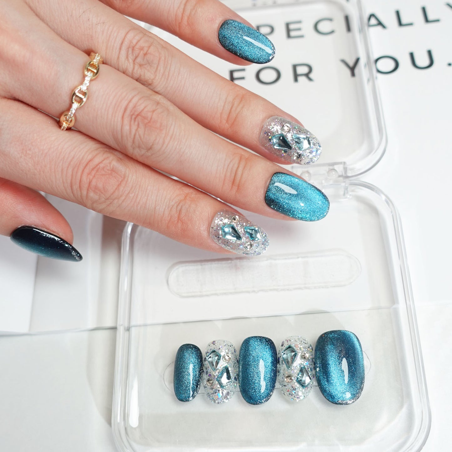 C17 Blue Cat Eye Short Oval Shape Handmade Press on Nails