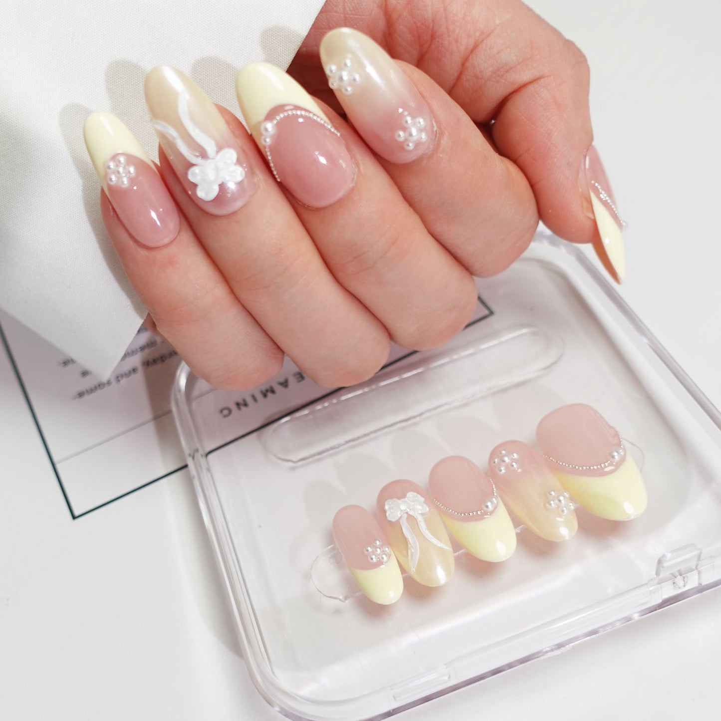 C3 Medium Oval Shape Yellow Pearl Flowers Bow Press On Nails