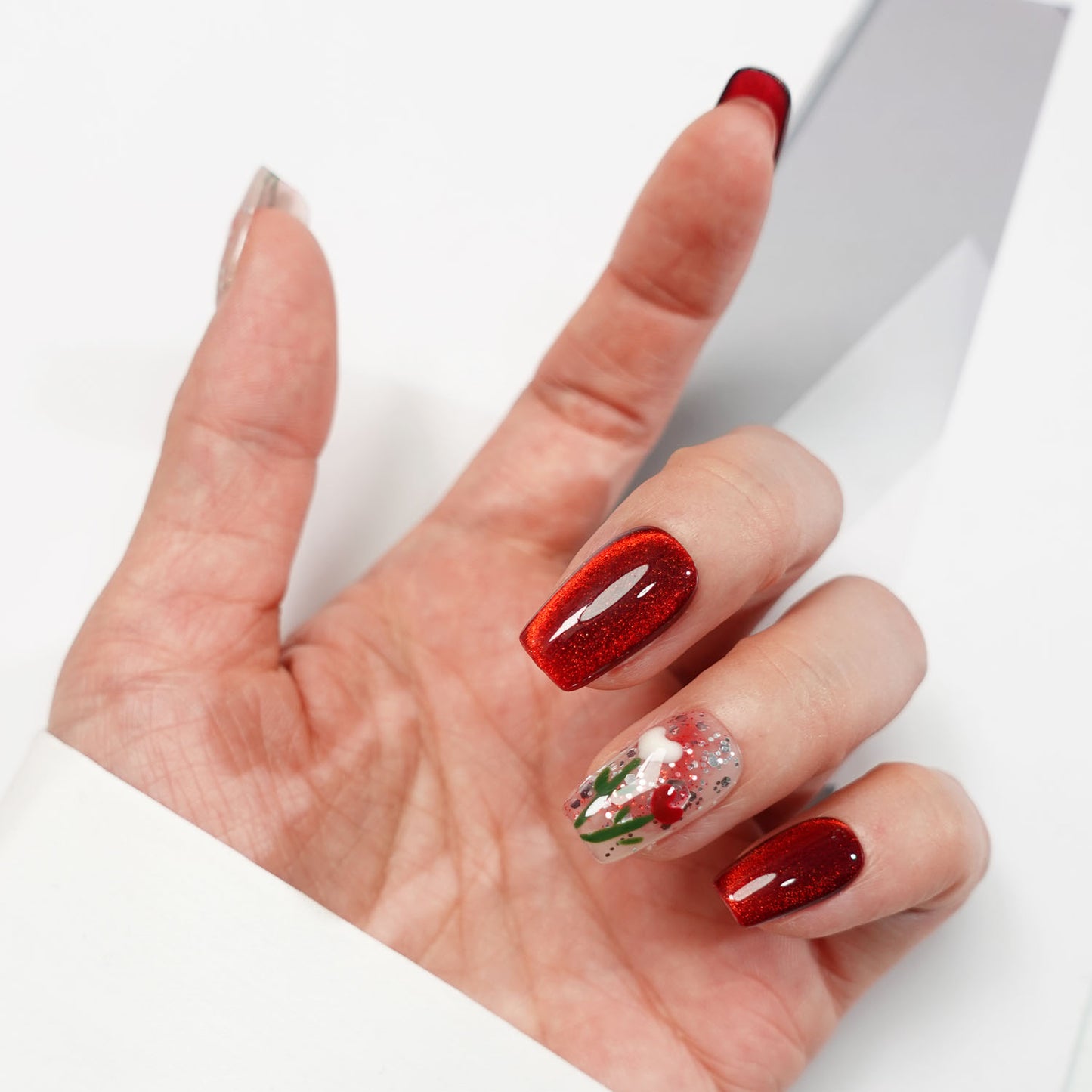 A82 Elegant Red Cat Eye Flowers Press on Nails